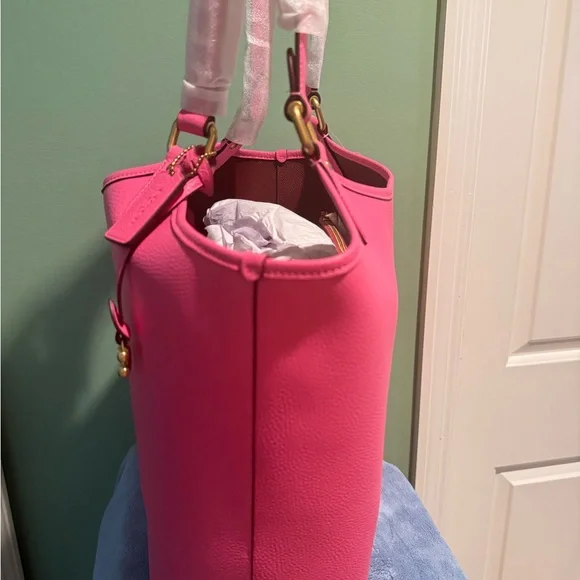 NWT - COACH Polished Pebble Leather Day Tote Petunia One Size - Picture 6 of 11